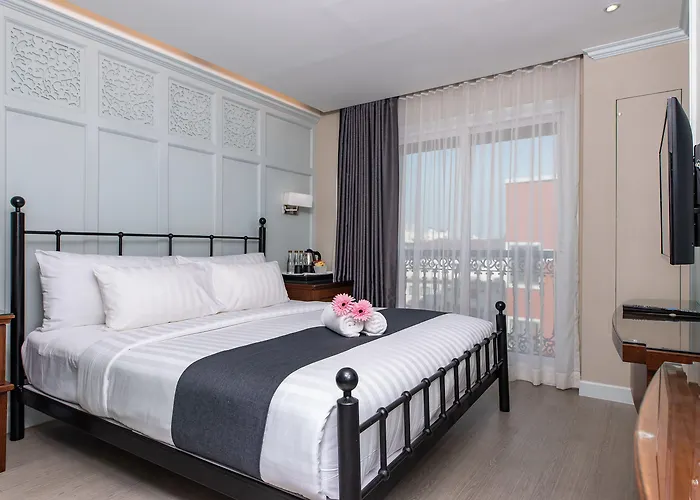 Dang Derm In The Park Khaosan Hotel Bangkok