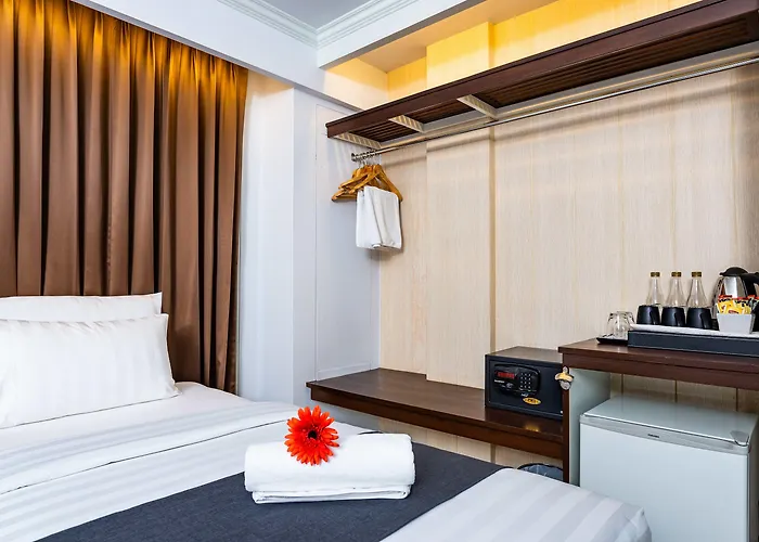 Dang Derm In The Park Khaosan Hotel Bangkok