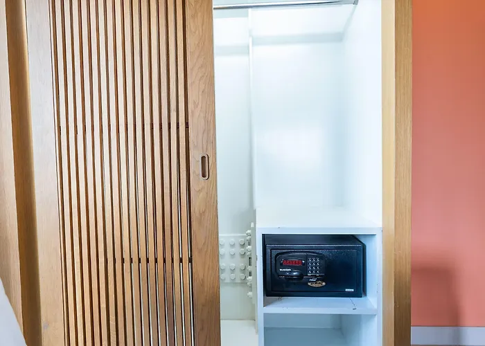 Dang Derm In The Park Khaosan Hotel 3*